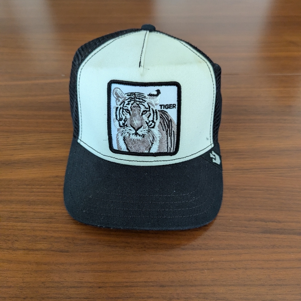 Goorin Bros Pickup Trucker Hat The Farm Black White Tiger Pre Owned
